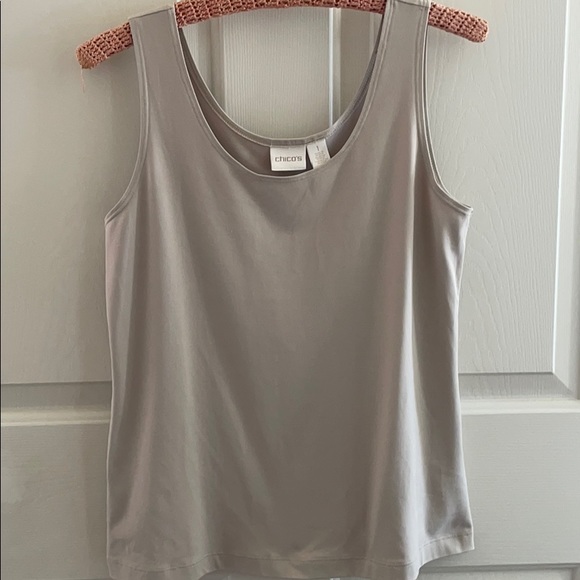 💰SOLD💰 Lot of 3 Sleeveless Tank Tops - Picture 3 of 8